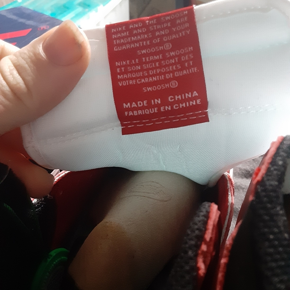Jordan 1 Chicagos - Picture 4 of 5